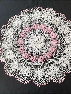 Source Unknown White and Pink Crochet Lace Doily 21”x 21”